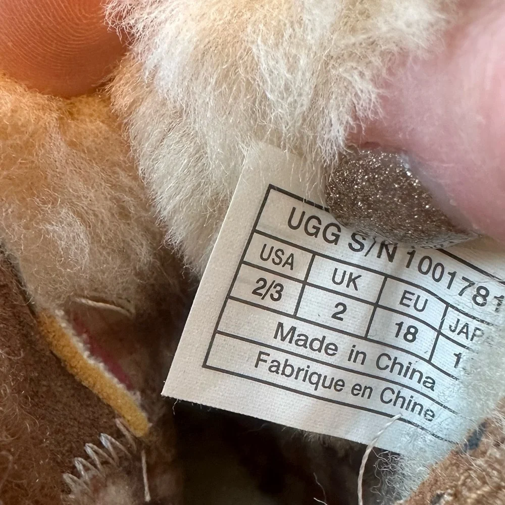 Ugg Infant Boot size 2/3